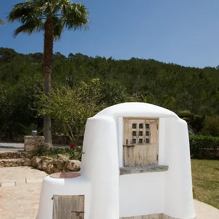 Can Maderus Villa