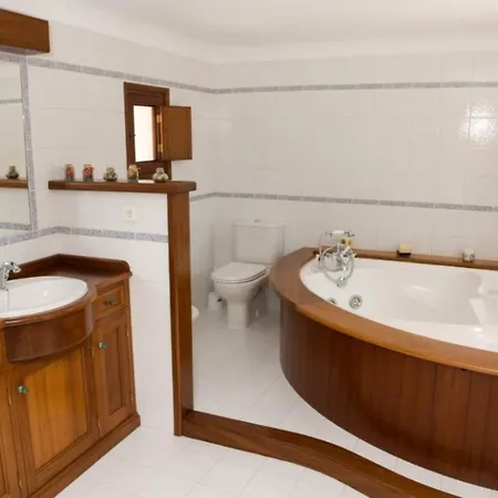 Can Maderus Villa *